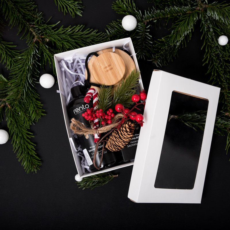 Darilni set v darilni škatli ZIMSKI ZAČIMBI. Dišavna esenca, čopič za telo in milo.