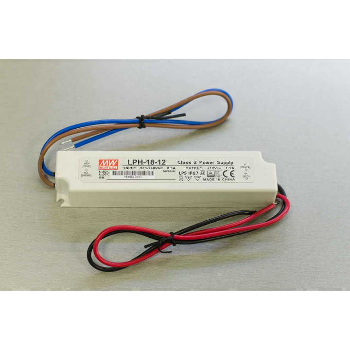 LED lučka iz himalajske soli, lipov les