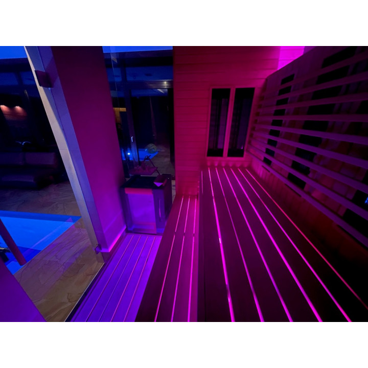SAUFLEX RGB LED REFEROM, S KRMILNO ENOTO