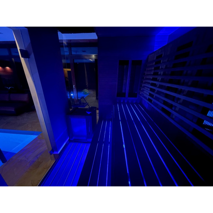 SAUFLEX RGB LED REFEROM, S KRMILNO ENOTO
