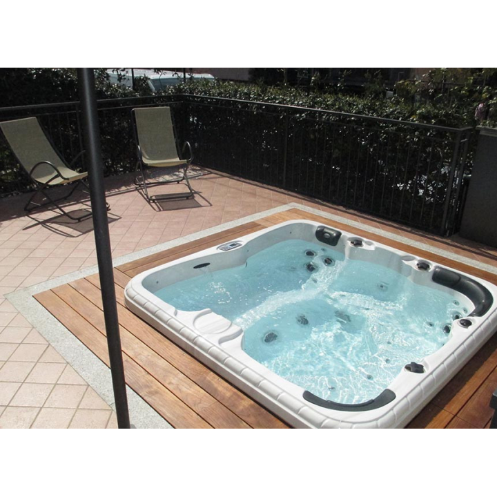 SPA masažni bazen – Refresh